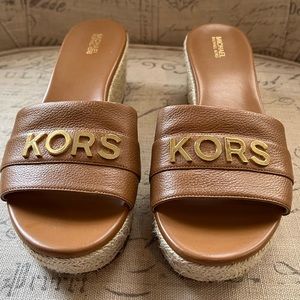 Michael Kors Leather Brady Platform Espadrille
Slides size 9